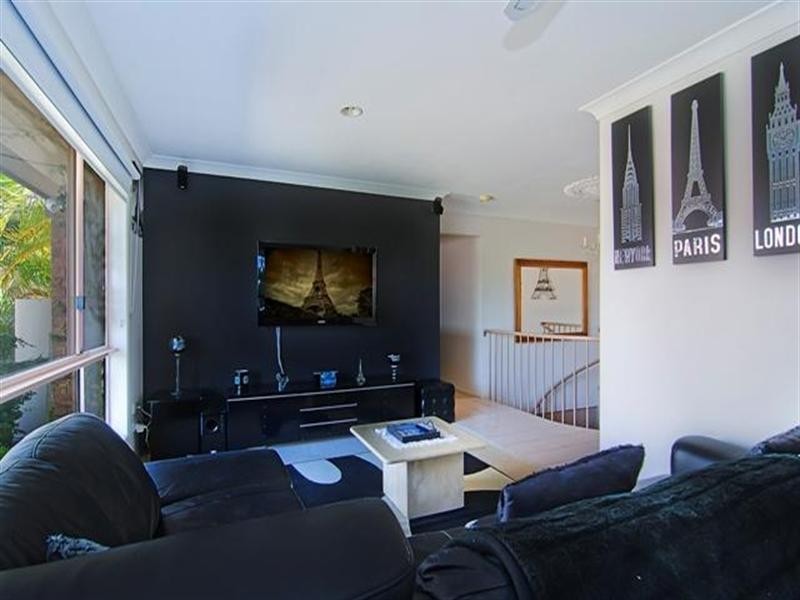 15 Jingella Street, Hope Island QLD 4212