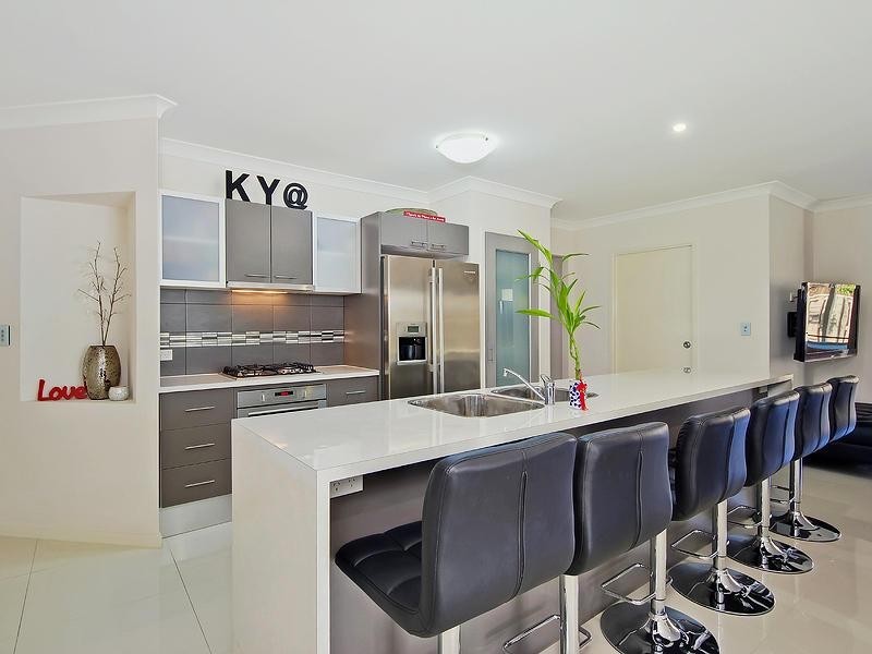 10 Coomerong Crescent, Upper Coomera QLD 4209