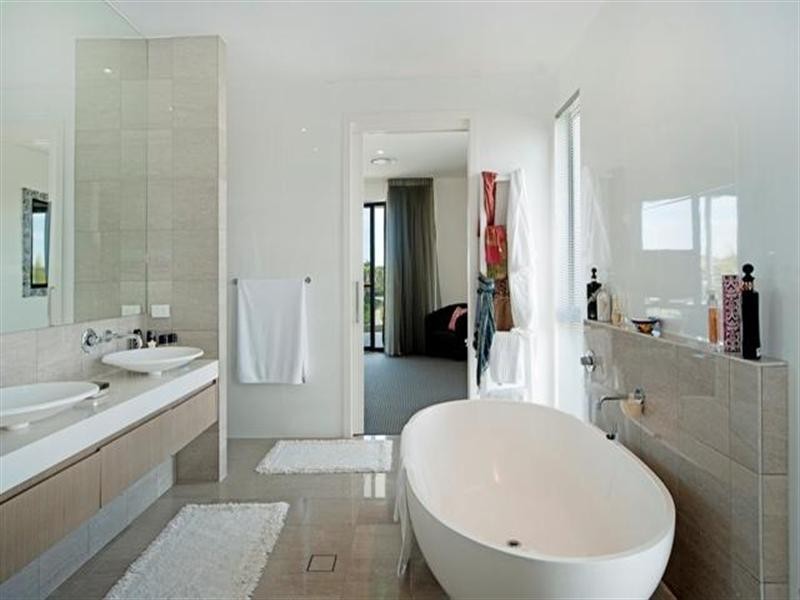 6194 Bolsena Circuit, Hope Island QLD 4212