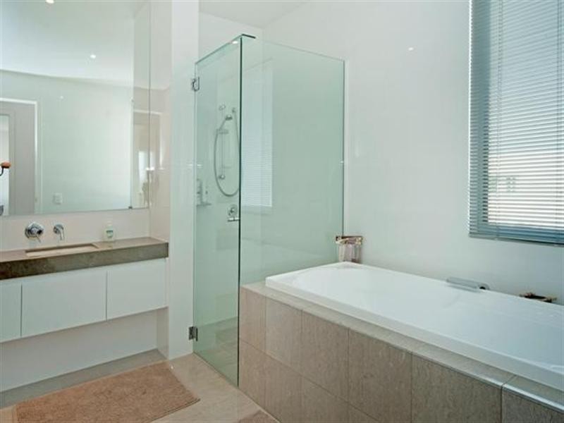 6194 Bolsena Circuit, Hope Island QLD 4212