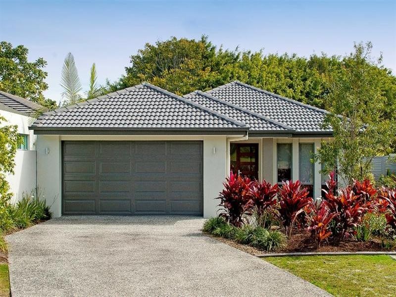 9121 Peter Senior Drive, Hope Island QLD 4212