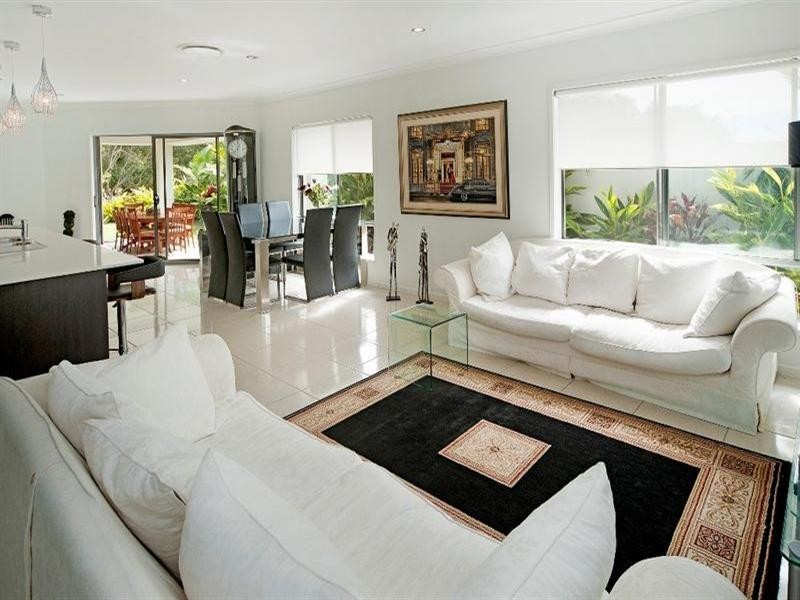 9121 Peter Senior Drive, Hope Island QLD 4212