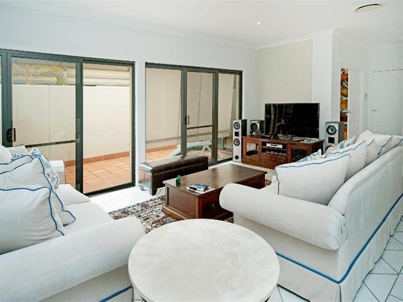 8382 Magnolia Drive, Hope Island QLD 4212