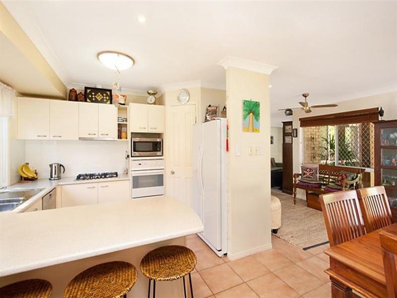 18 Rosswood Court, Helensvale QLD 4212