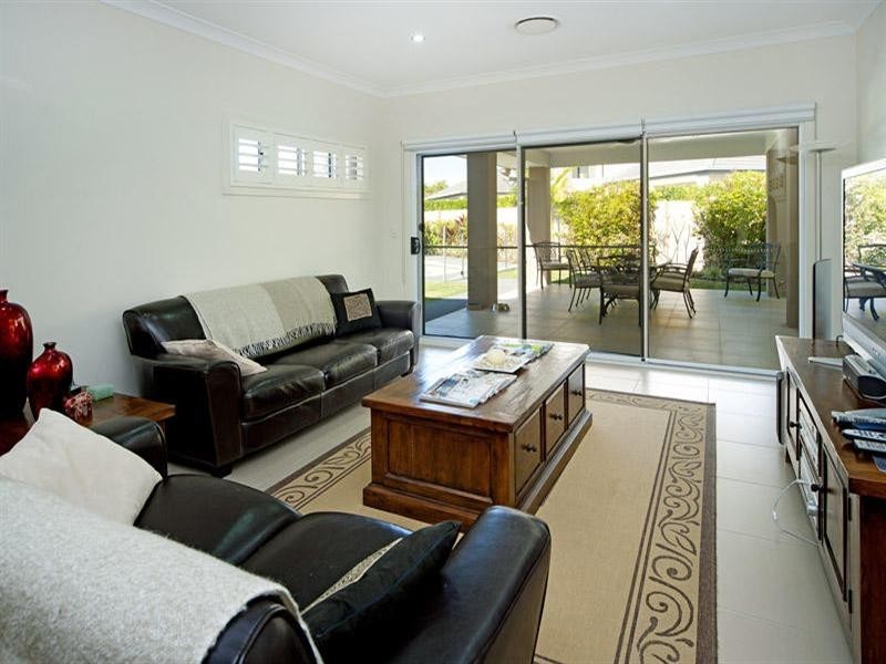 2572 Cressbrook Drive, Hope Island QLD 4212