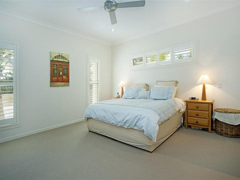 2572 Cressbrook Drive, Hope Island QLD 4212