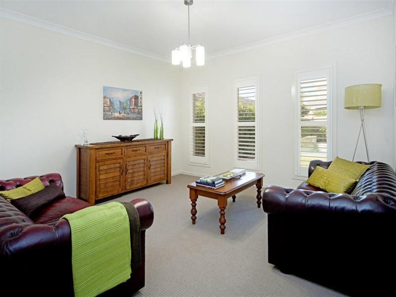 2572 Cressbrook Drive, Hope Island QLD 4212