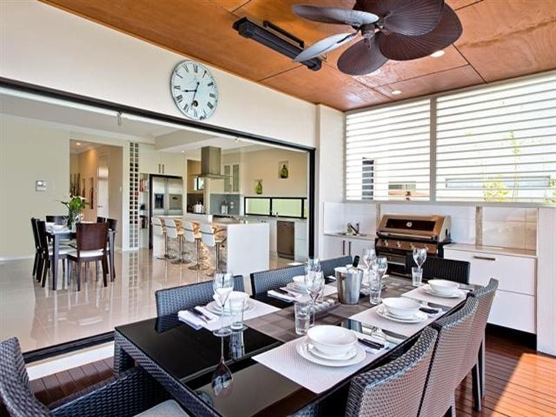 10 Harbourvue Court, Helensvale QLD 4212