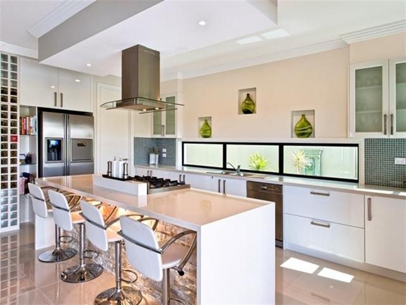 10 Harbourvue Court, Helensvale QLD 4212