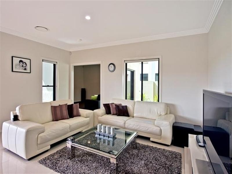 10 Harbourvue Court, Helensvale QLD 4212