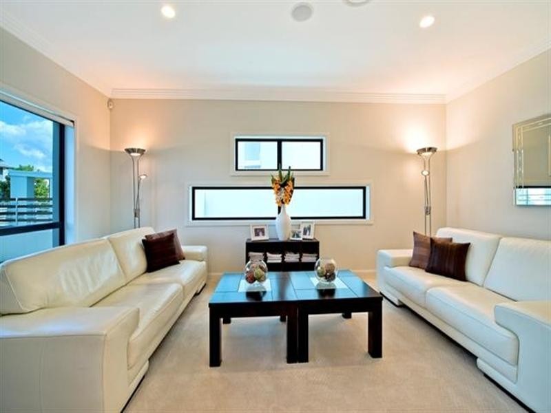 10 Harbourvue Court, Helensvale QLD 4212