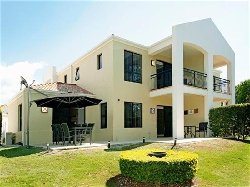 8887 Magnolia Drive East, Hope Island QLD 4212