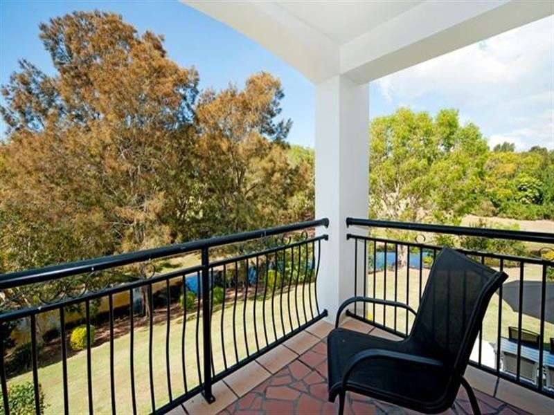 8887 Magnolia Drive East, Hope Island QLD 4212