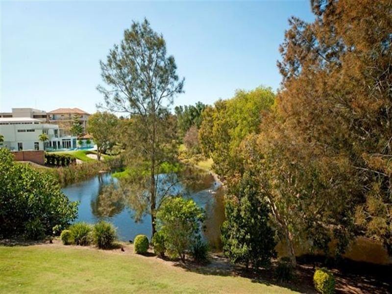 8887 Magnolia Drive East, Hope Island QLD 4212