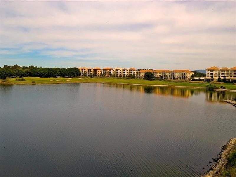 6081 Lugano Drive, Hope Island QLD 4212