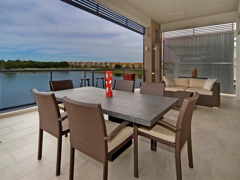 6081 Lugano Drive, Hope Island QLD 4212