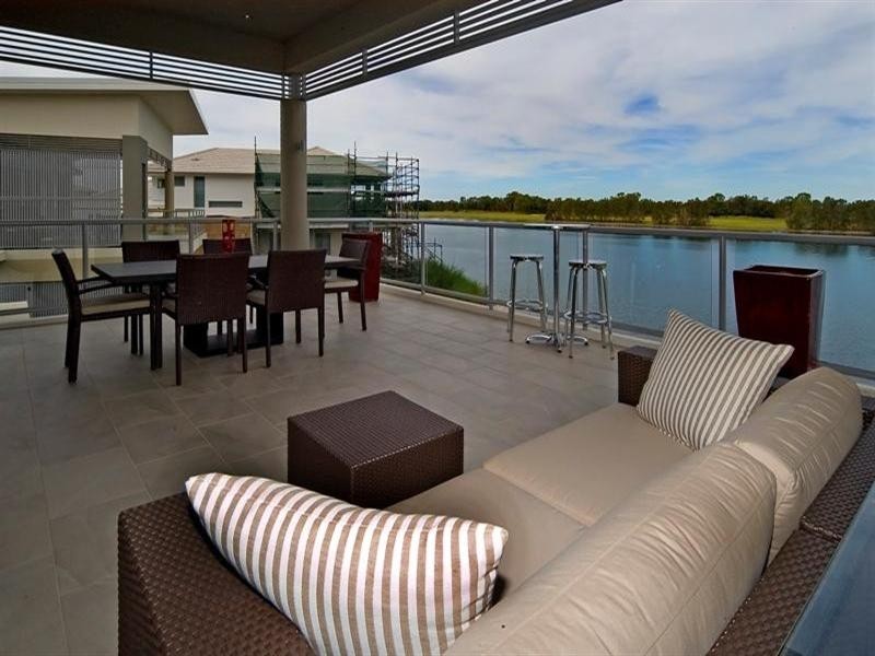 6081 Lugano Drive, Hope Island QLD 4212