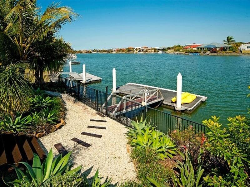 64 The Peninsula, Helensvale QLD 4212