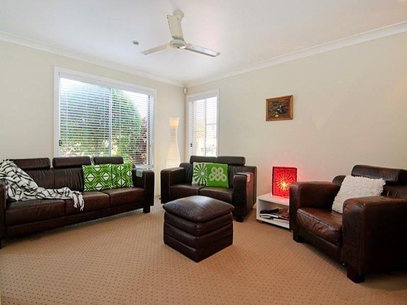 12 Ken Crescent, Helensvale QLD 4212