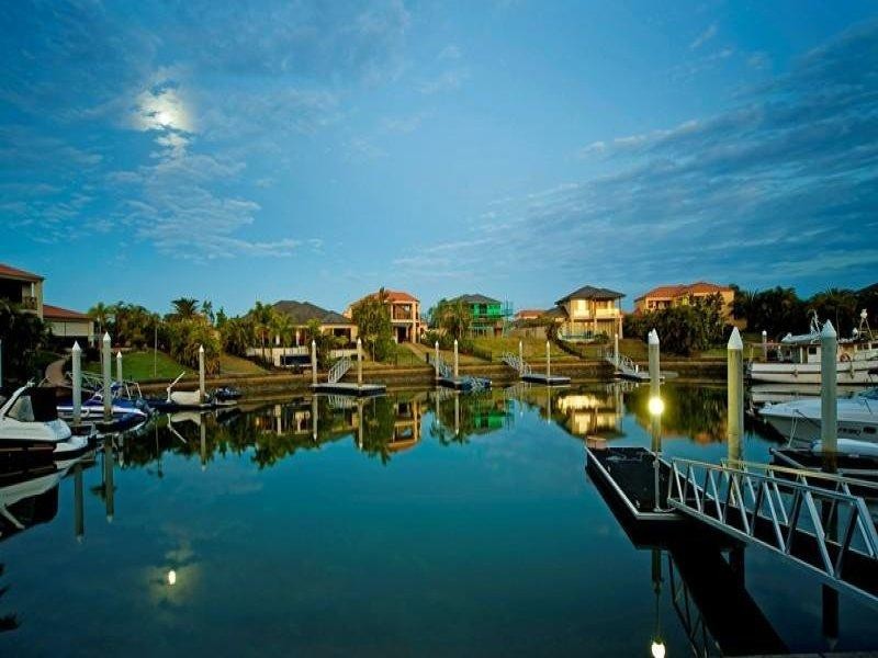 2138 Beaufort Way, Hope Island QLD 4212