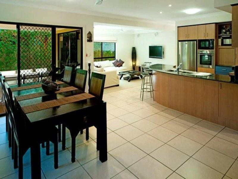 14 Ken Crescent, Helensvale QLD 4212