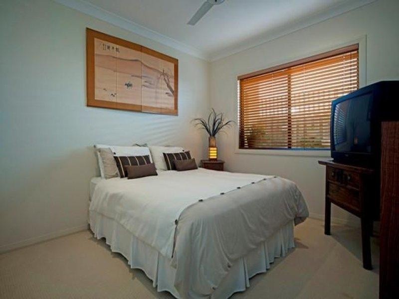 14 Ken Crescent, Helensvale QLD 4212