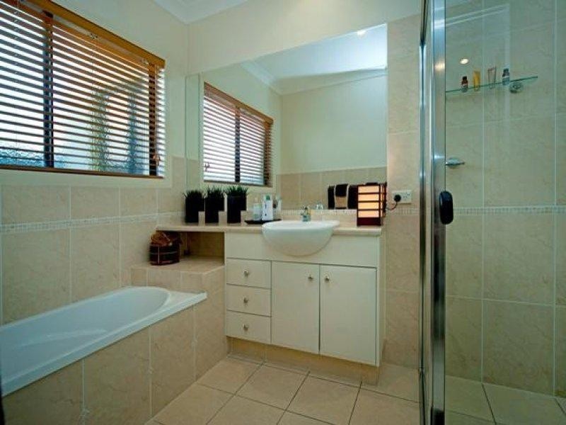 14 Ken Crescent, Helensvale QLD 4212