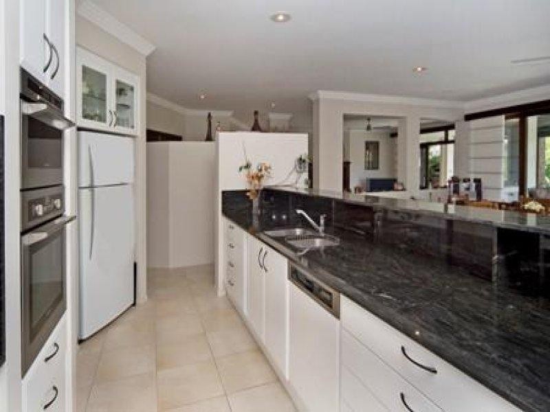 1033 Rosebank Way, Hope Island QLD 4212