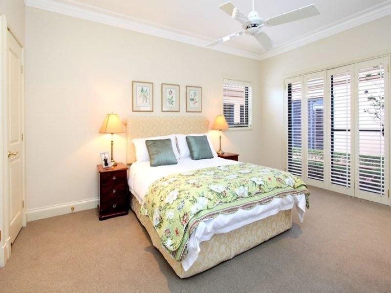 3106 Riverleigh Drive, Hope Island QLD 4212