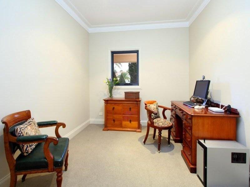 3106 Riverleigh Drive, Hope Island QLD 4212