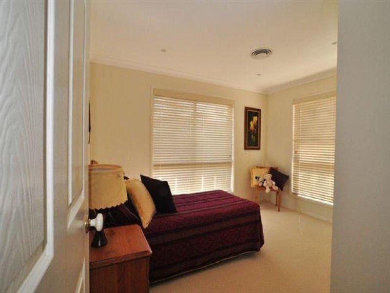 2571 Cressbrook Drive, Hope Island QLD 4212