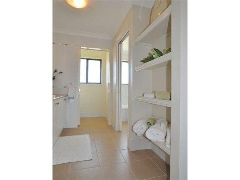 2571 Cressbrook Drive, Hope Island QLD 4212