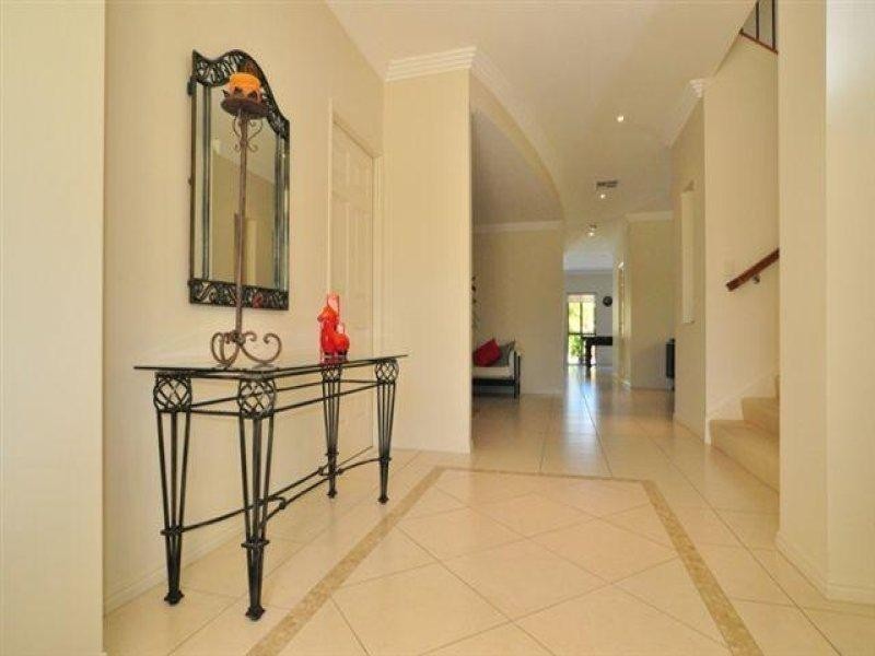 2571 Cressbrook Drive, Hope Island QLD 4212