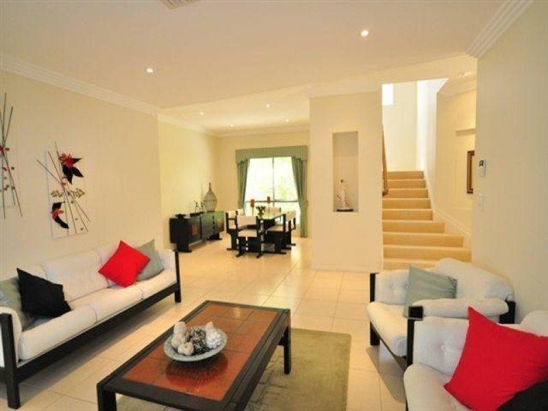 2571 Cressbrook Drive, Hope Island QLD 4212