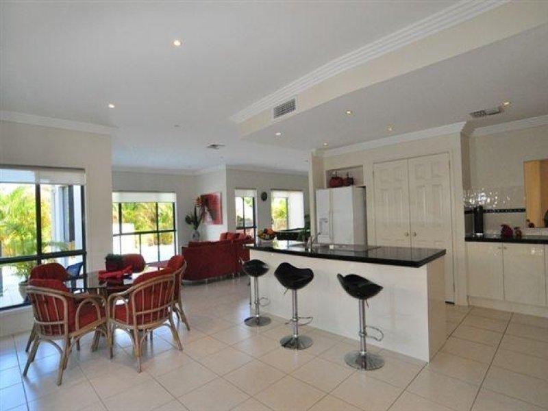 2571 Cressbrook Drive, Hope Island QLD 4212