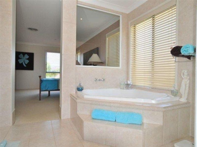 2571 Cressbrook Drive, Hope Island QLD 4212