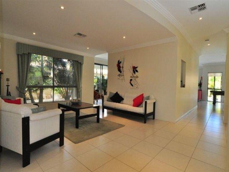 2571 Cressbrook Drive, Hope Island QLD 4212