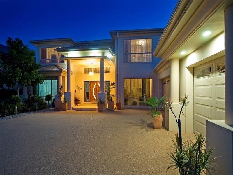 2639 Yanderra Close, Hope Island QLD 4212