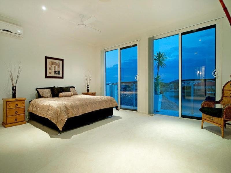 54 The Peninsula, Helensvale QLD 4212