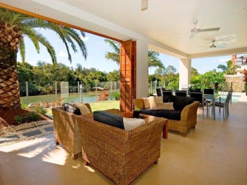 2504 Cressbrook Drive, Hope Island QLD 4212