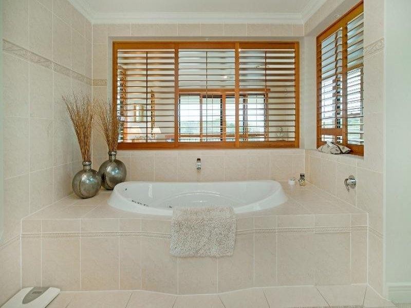 2344 Cressbrook Drive, Hope Island QLD 4212