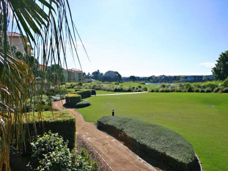 8424 Magnolia Drive East, Hope Island QLD 4212