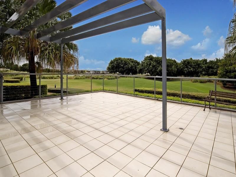 8424 Magnolia Drive East, Hope Island QLD 4212