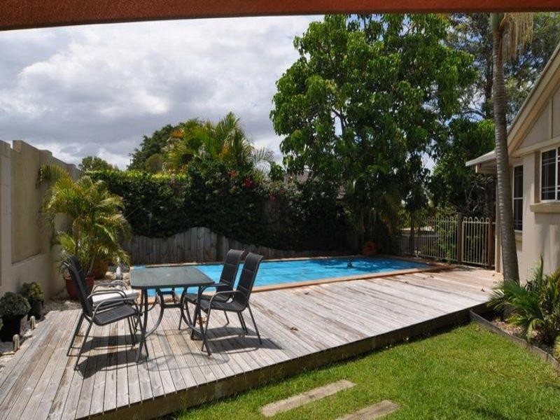 32 Monterey Keys Drive, Helensvale QLD 4212