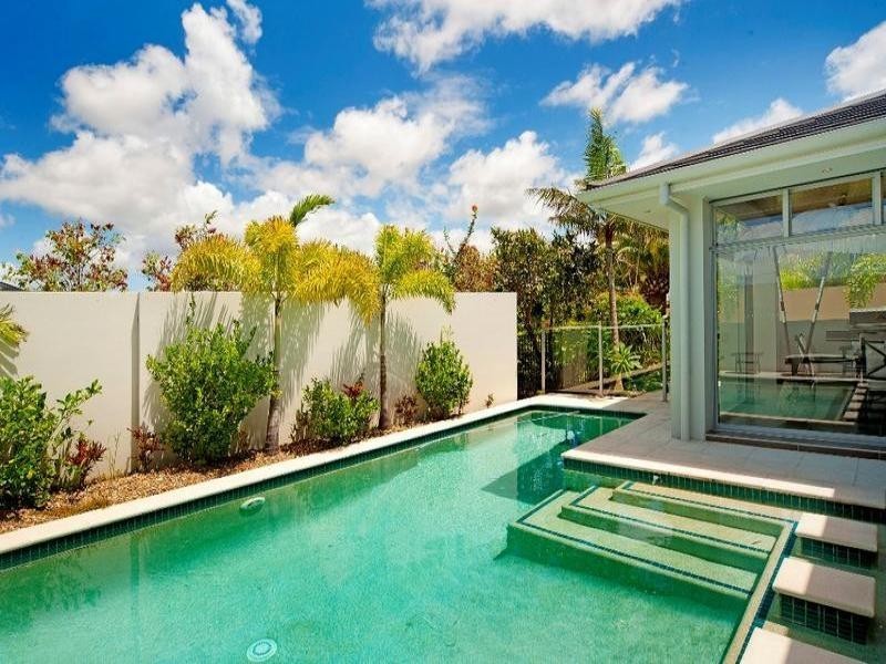 2858 Virginia Drive, Hope Island QLD 4212