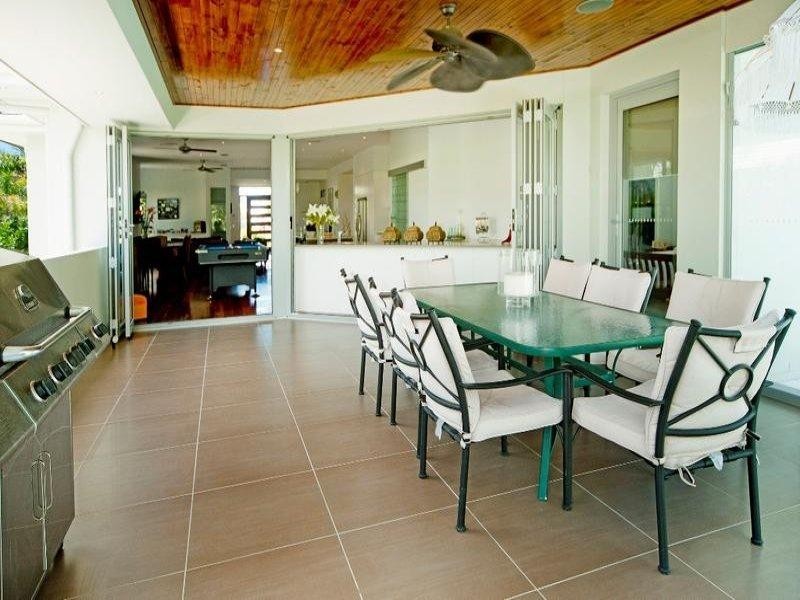 2858 Virginia Drive, Hope Island QLD 4212