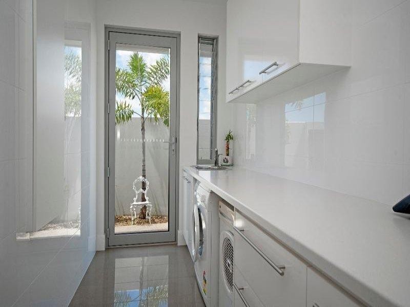 2858 Virginia Drive, Hope Island QLD 4212