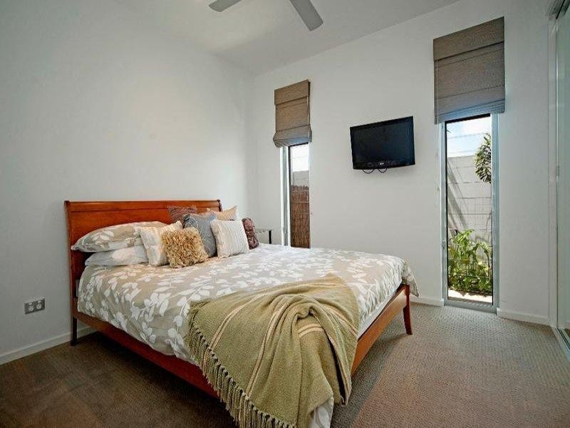 2858 Virginia Drive, Hope Island QLD 4212