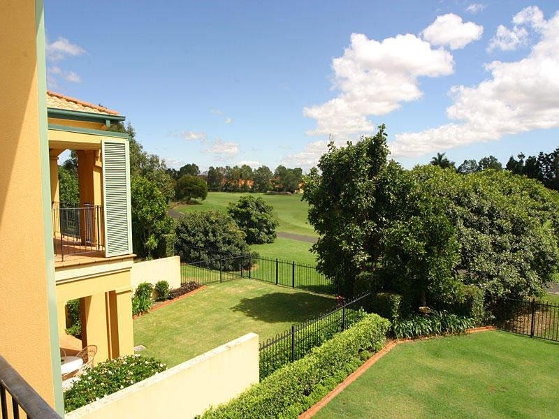 3277 The Palladian Drive, Hope Island QLD 4212