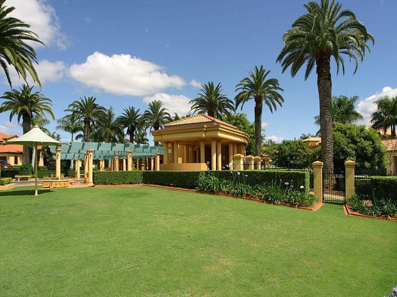 3277 The Palladian Drive, Hope Island QLD 4212